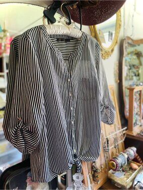 THE LIMITED | XL | Navy Beige Cream Striped Button-Front Tie Hem Silky Blouse